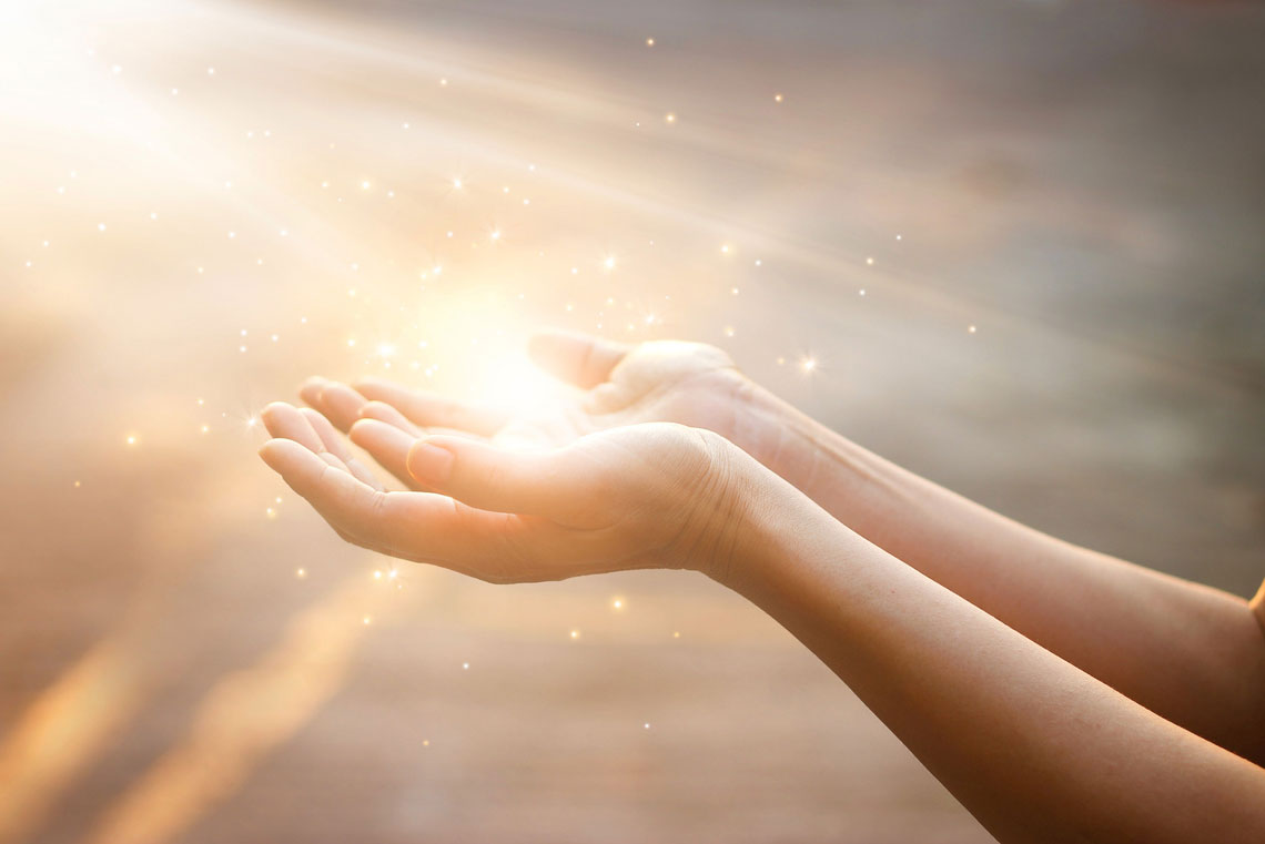 Shalowa-savoir-cosmique-le-reiki-mains-énergie